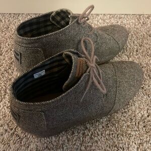 Toms Desert Wedge Lace Up Bootie in Herringbone - 9.5